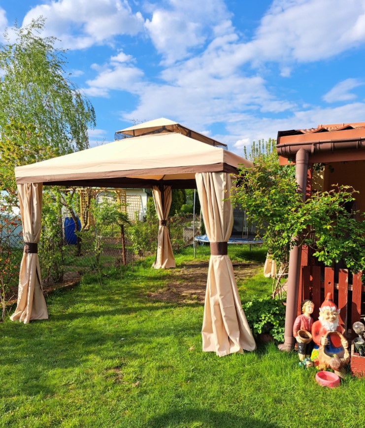 Pavillon de jardin avec moustiquaire et rideaux Valencia 3x4m crème Garden Point